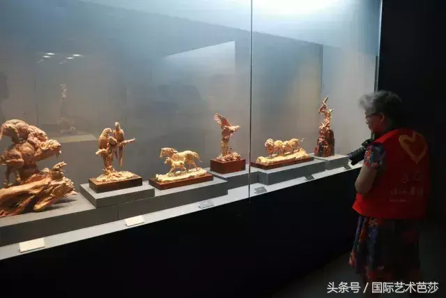 世界杯工艺作品_手工杯大师排名_工艺品奖杯