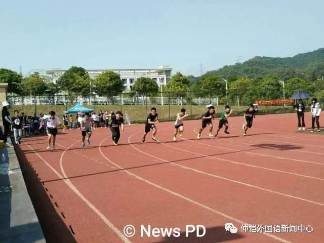 足球赛的冠军_每一届足球运动会冠军是谁_足球赛获得冠军